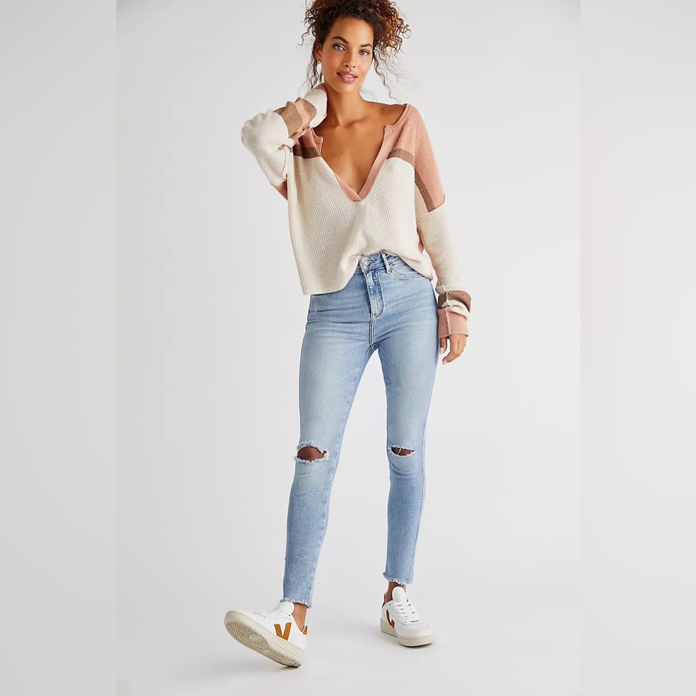We the Free jeans cropped raw high rise jeggings distressed knees sweet blue